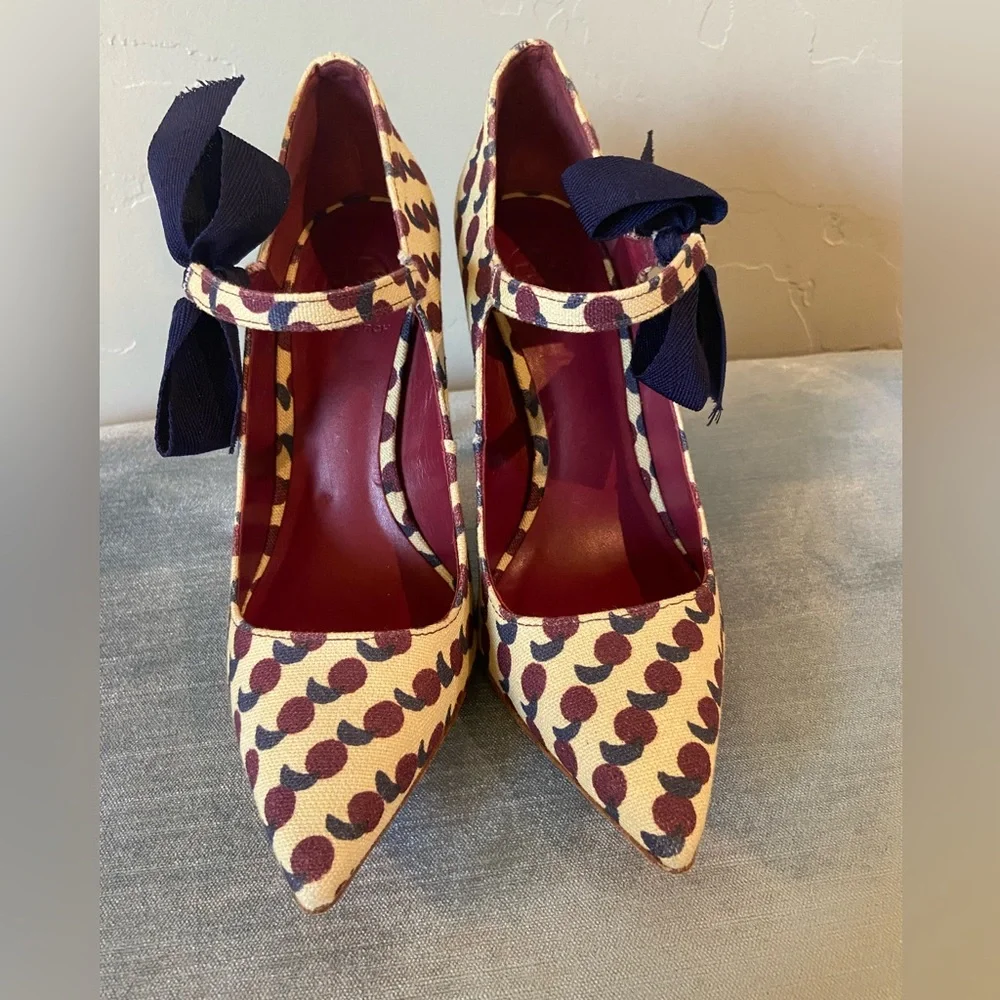 Women’s Polka Dot Bow Mary Jane Pumps in Burgundy and Cream